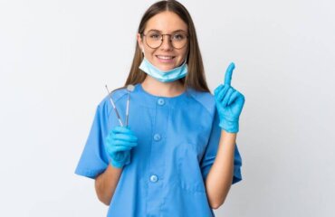 Różnice między dentystą a stomatologiem